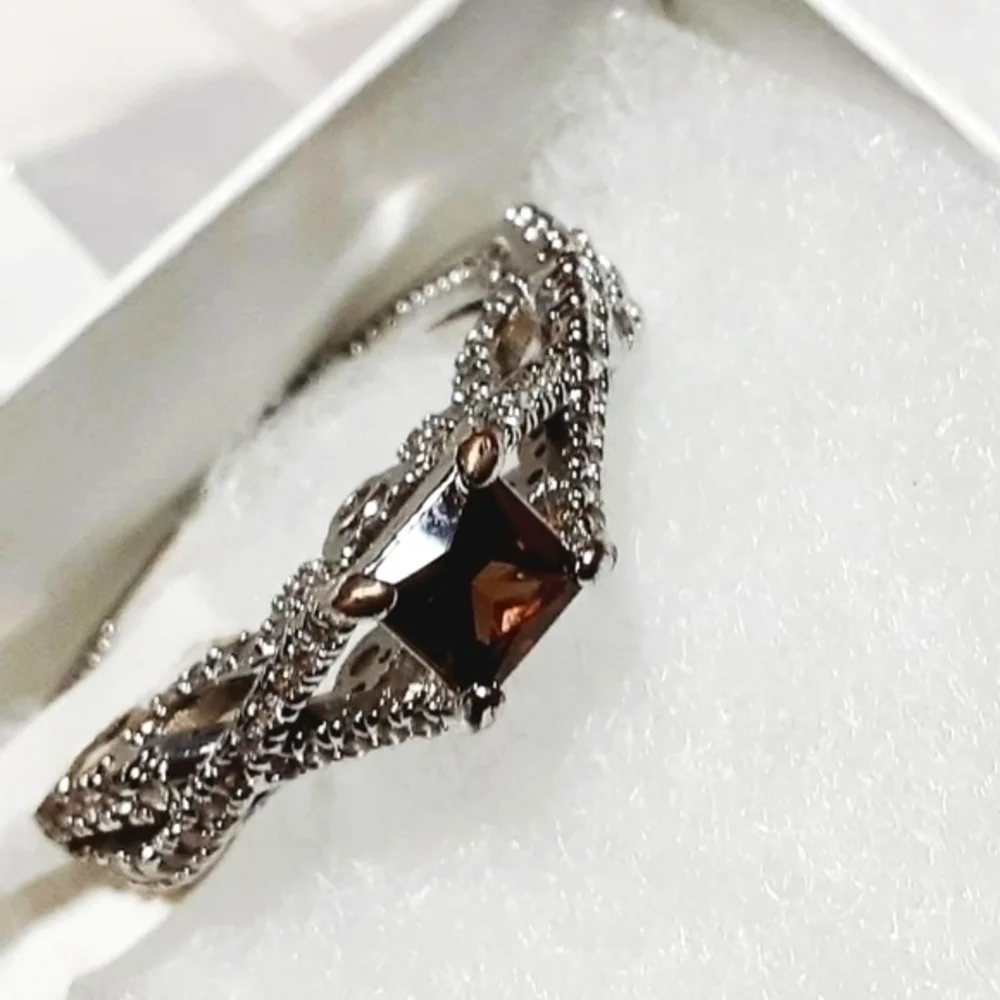 Cocoa Pops Quartz, White Topaz Middle Finger Ring